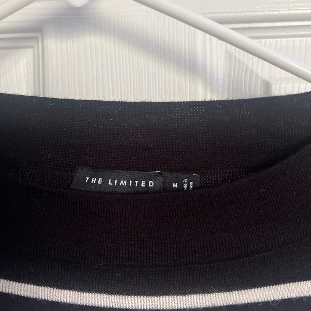 The limited sweater - Picture 2 of 2